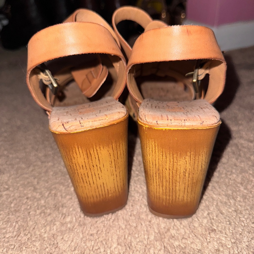 Heels - Picture 4 of 6